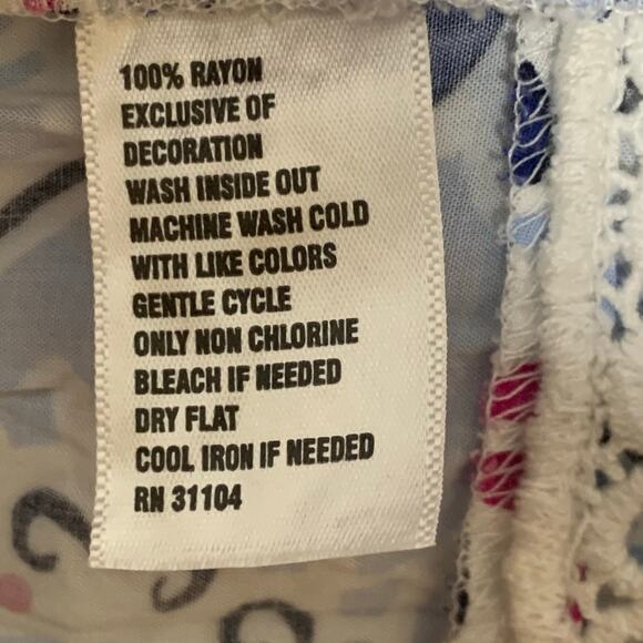 🛍️ Crown & Ivy Top Women's Size Petite X-Large Spring Blossom Lace 3/4 Sleeve - Picture 4 of 6